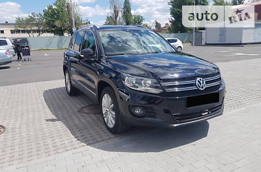 Позашляховик / Кросовер Volkswagen Tiguan 2013 в 