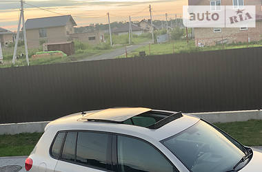Позашляховик / Кросовер Volkswagen Tiguan 2012 в 