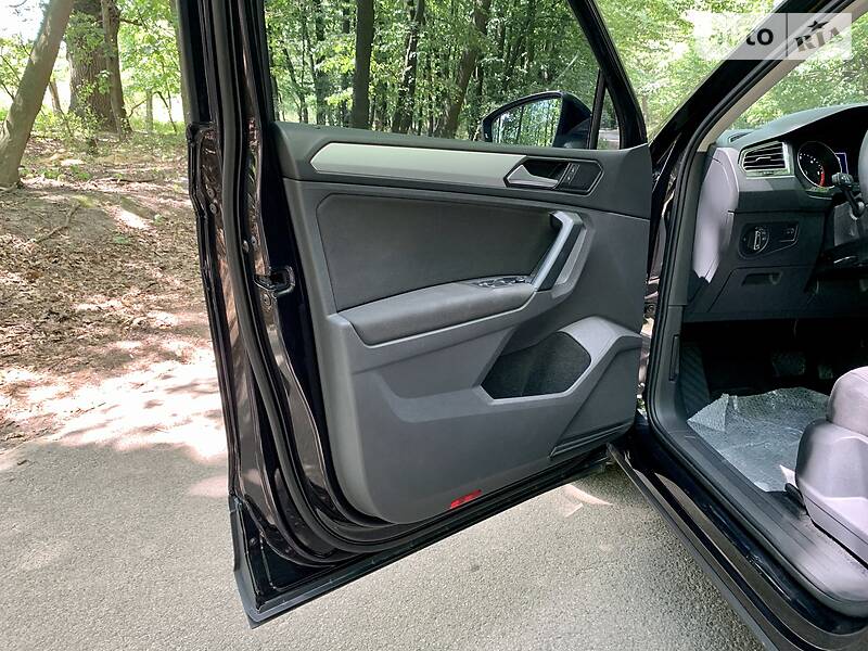 Позашляховик / Кросовер Volkswagen Tiguan 2017 в Києві