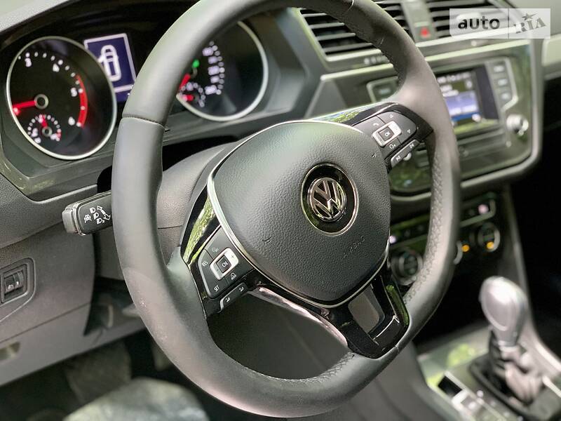 Позашляховик / Кросовер Volkswagen Tiguan 2017 в Києві