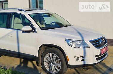 Внедорожник / Кроссовер Volkswagen Tiguan 2011 в Луцке