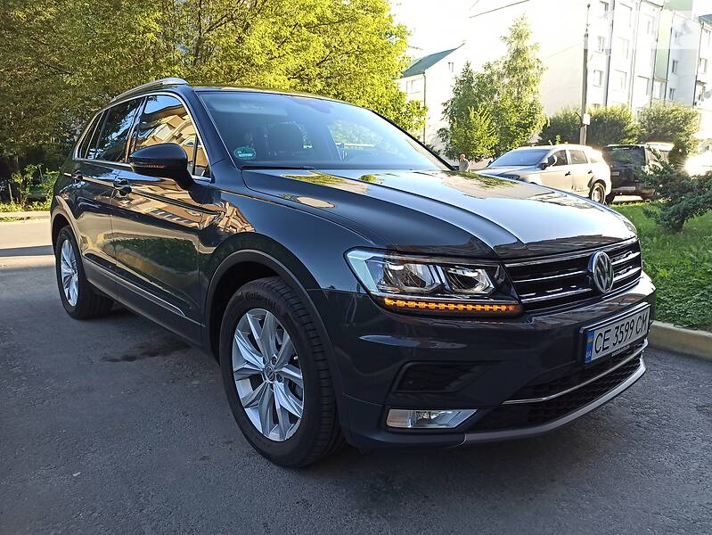 Позашляховик / Кросовер Volkswagen Tiguan 2016 в Чернівцях