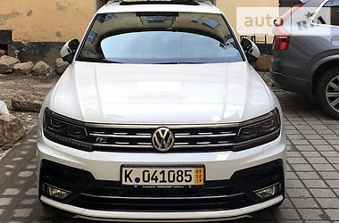Внедорожник / Кроссовер Volkswagen Tiguan 2016 в Львове