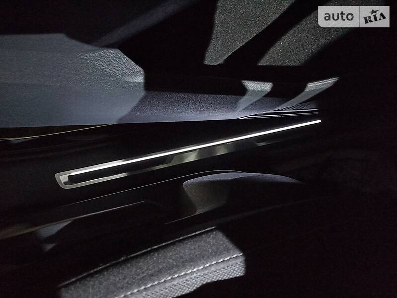 Позашляховик / Кросовер Volkswagen Tiguan 2016 в Чернівцях