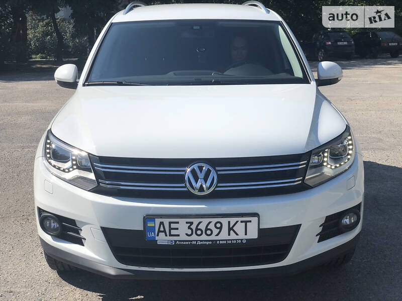Позашляховик / Кросовер Volkswagen Tiguan 2016 в Дніпрі