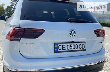 Позашляховик / Кросовер Volkswagen Tiguan 2018 в 