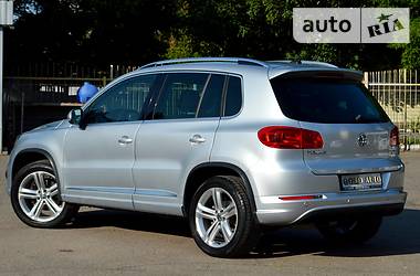 Позашляховик / Кросовер Volkswagen Tiguan 2013 в 