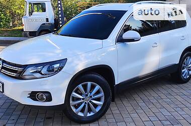 Внедорожник / Кроссовер Volkswagen Tiguan 2012 в 