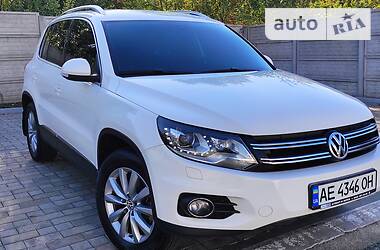Внедорожник / Кроссовер Volkswagen Tiguan 2012 в 