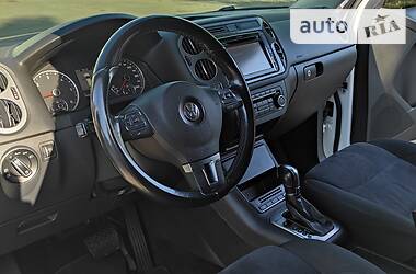Внедорожник / Кроссовер Volkswagen Tiguan 2012 в 
