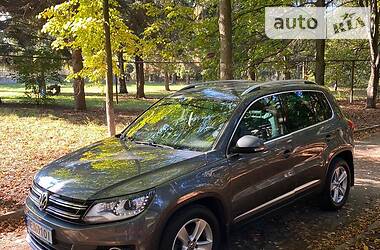 Позашляховик / Кросовер Volkswagen Tiguan 2015 в Дніпрі