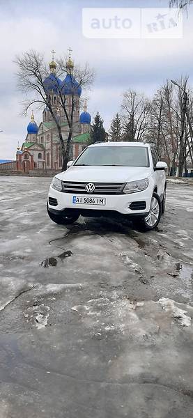 Внедорожник / Кроссовер Volkswagen Tiguan 2016 в Первомайске