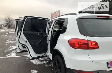 Внедорожник / Кроссовер Volkswagen Tiguan 2014 в Ровно