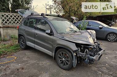 Внедорожник / Кроссовер Volkswagen Tiguan 2015 в Киеве