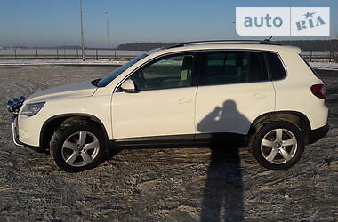 Внедорожник / Кроссовер Volkswagen Tiguan 2011 в Радивилове