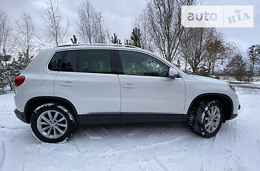 Внедорожник / Кроссовер Volkswagen Tiguan 2014 в Дубно