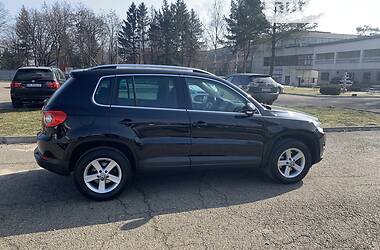 Позашляховик / Кросовер Volkswagen Tiguan 2009 в Чернівцях