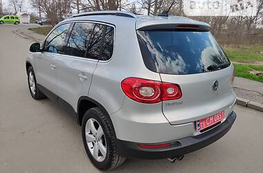 Внедорожник / Кроссовер Volkswagen Tiguan 2010 в Херсоне