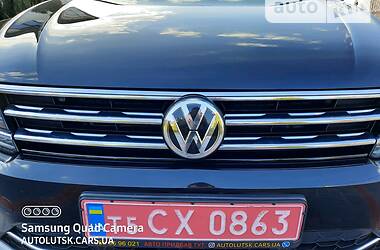 Внедорожник / Кроссовер Volkswagen Tiguan 2017 в Луцке