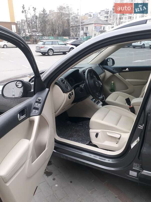 Внедорожник / Кроссовер Volkswagen Tiguan 2012 в Киеве