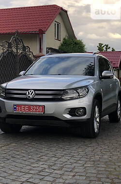 Внедорожник / Кроссовер Volkswagen Tiguan 2016 в Черновцах