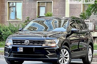 Внедорожник / Кроссовер Volkswagen Tiguan 2017 в 