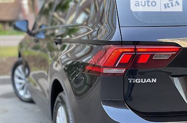 Внедорожник / Кроссовер Volkswagen Tiguan 2017 в 