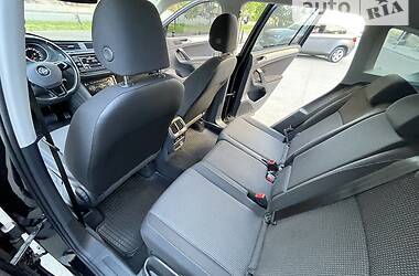 Внедорожник / Кроссовер Volkswagen Tiguan 2017 в 