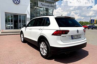 Внедорожник / Кроссовер Volkswagen Tiguan 2016 в Хмельницком