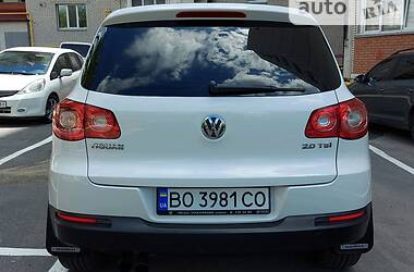 Внедорожник / Кроссовер Volkswagen Tiguan 2009 в Хмельницком