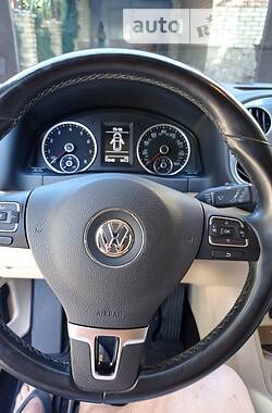 Внедорожник / Кроссовер Volkswagen Tiguan 2015 в Мариуполе