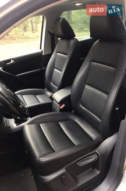 Внедорожник / Кроссовер Volkswagen Tiguan 2012 в 