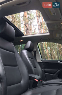 Внедорожник / Кроссовер Volkswagen Tiguan 2012 в 