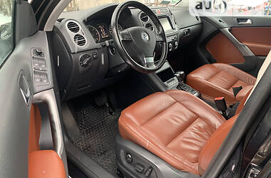 Внедорожник / Кроссовер Volkswagen Tiguan 2010 в Львове