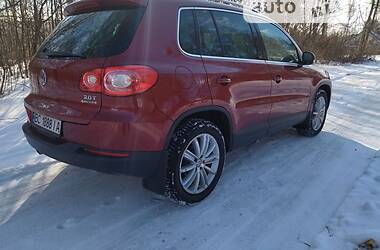 Внедорожник / Кроссовер Volkswagen Tiguan 2010 в Старом Самборе