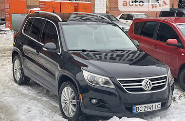 Внедорожник / Кроссовер Volkswagen Tiguan 2010 в Львове