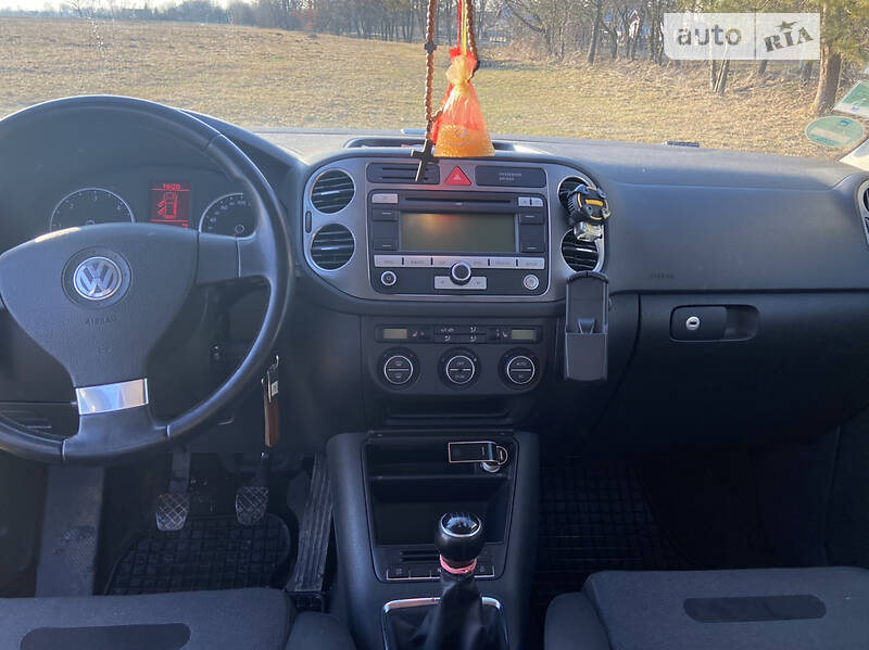 Внедорожник / Кроссовер Volkswagen Tiguan 2008 в Николаеве