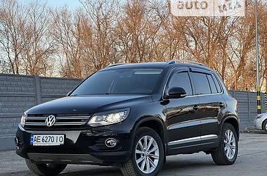 Внедорожник / Кроссовер Volkswagen Tiguan 2015 в 