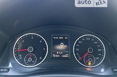 Внедорожник / Кроссовер Volkswagen Tiguan 2015 в 
