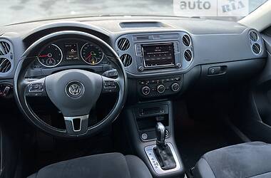 Внедорожник / Кроссовер Volkswagen Tiguan 2015 в 