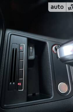 Внедорожник / Кроссовер Volkswagen Tiguan 2015 в 