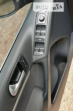 Внедорожник / Кроссовер Volkswagen Tiguan 2011 в 