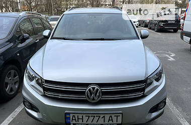 Внедорожник / Кроссовер Volkswagen Tiguan 2012 в Днепре