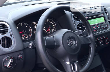 Внедорожник / Кроссовер Volkswagen Tiguan 2011 в Чернигове