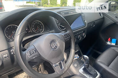 Седан Volkswagen Tiguan 2016 в Києві