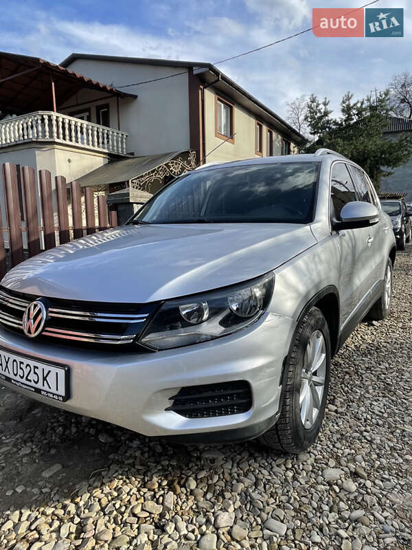Позашляховик / Кросовер Volkswagen Tiguan 2016 в Івано-Франківську