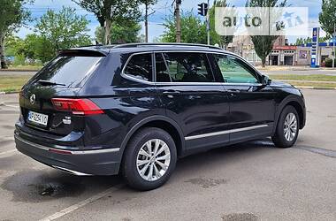 Позашляховик / Кросовер Volkswagen Tiguan 2018 в Запоріжжі