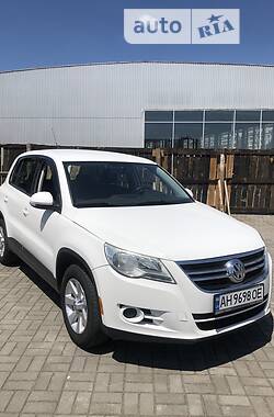 Внедорожник / Кроссовер Volkswagen Tiguan 2010 в Запорожье