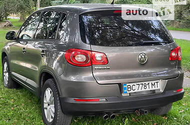 Внедорожник / Кроссовер Volkswagen Tiguan 2010 в Львове