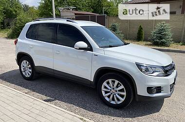 Позашляховик / Кросовер Volkswagen Tiguan 2016 в Запоріжжі